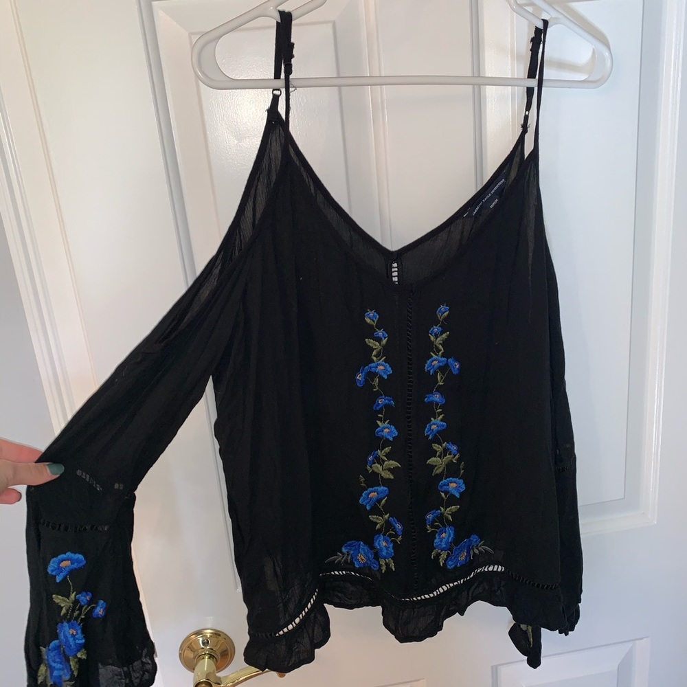 American Eagle top with cold shoulder detail